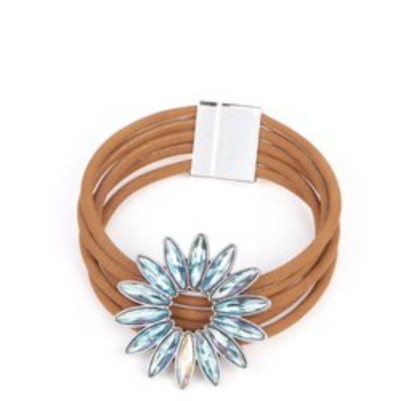 Complete sets - Picture 2 of 3